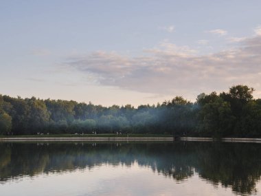 Kuskovo Gölü 'nde akşam