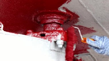 Alt boya metal gemi pervane kırmızı renk tersanesinde Moskova bağlantı noktası.