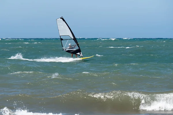 Windsurf Montar Las Olas Mar Agitado — Foto de Stock