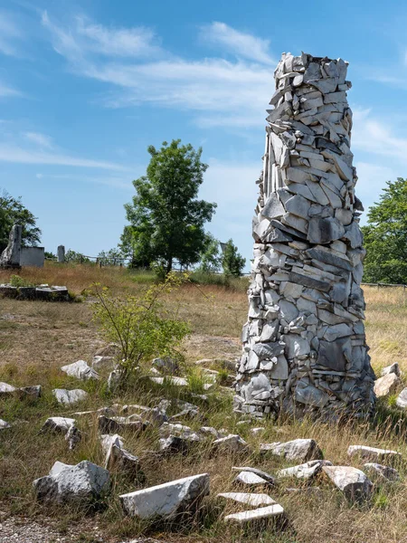 Settimia Spizzichino Memorial Park Estatuas Mármol Dedicadas Shoah Campocecina Carrara — Foto de Stock