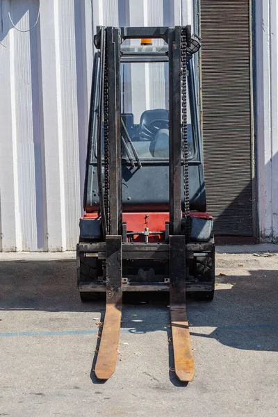 Black Red Forklift Parked Storage Center — Stock Photo, Image