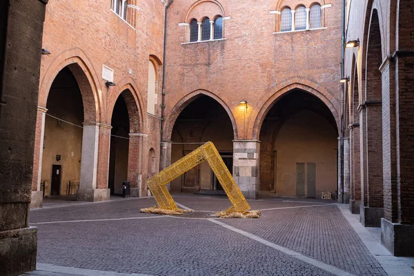 Patio Del Palacio Ciudad Cremona Con Una Instalación Luz Navidad — Foto de Stock