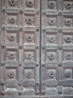 İtalya, Parma Katedrali Kapısı 'nın ayrıntıları.