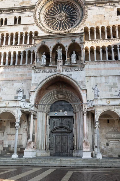 Detalii Despre Ușa Acces Catedrala Din Cremona Statuile Celor Doi — Fotografie, imagine de stoc