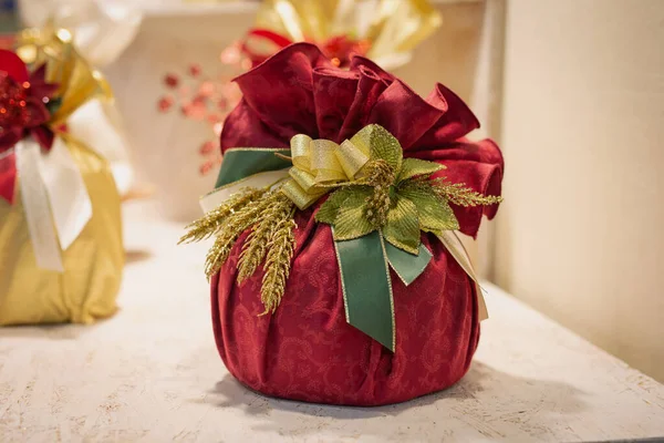 Bonbons Noël Typiques Italiens Enveloppés Dans Beaux Paquets Tissu — Photo