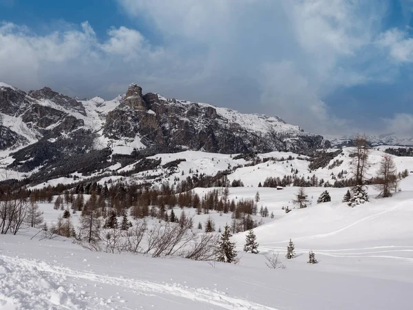 Detalle Del Pico Nevado Una Montaña Los Dolomitas Italianos — Foto de Stock