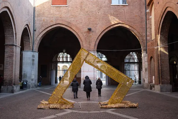 Pátio Palácio Cidade Cremona Com Uma Instalação Luz Natal Lombardia — Fotografia de Stock