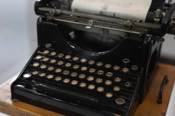 Old Black Mechanical Typewriter Kept Good Condition — Stock Photo, Image