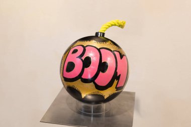 Sahte Küresel Bomba Bombası Üzerinde 