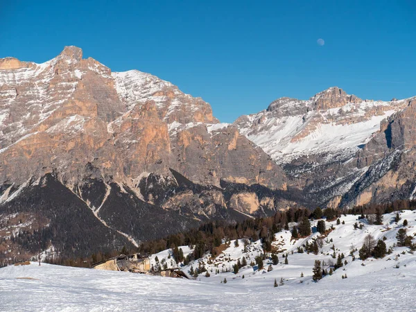 View Snow Covered Reddish Rocks Italian Dolomites Mountains Beautiful Sunny — Stock Photo, Image