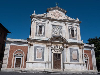 Piazza Cavalieri 'deki Santo Stefano dei Cavalieri Kilisesi, Pisa, İtalya.