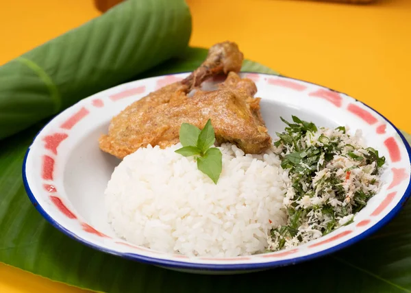 Trancam Яванский Салат Гарнир Традиционная Еда Центральной Явы Индонезия Подается — стоковое фото