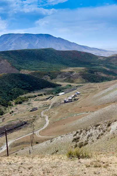 Vista Panorámica Del Camino Tierra Casas Rurales Barranco Montaña — Foto de Stock