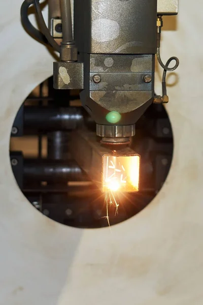Máquina Corte Laser Cnc Corte Tubo Quadrado Aço — Fotografia de Stock