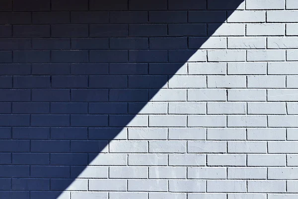 Diagonal Shadow Falling Painted Brick Wall Abstract Background — ストック写真
