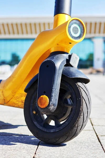 Electric Scooters Rent Sidewalk Front Side Close Photo — Stock Photo, Image