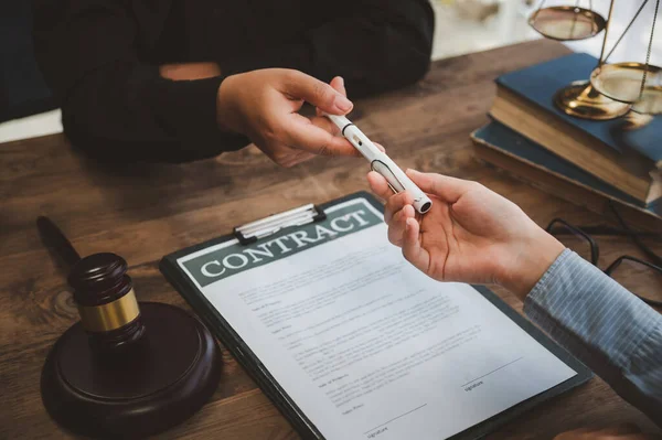 Lawyers Give Advice Judgment Agreements Justice Customer — Stock Photo, Image