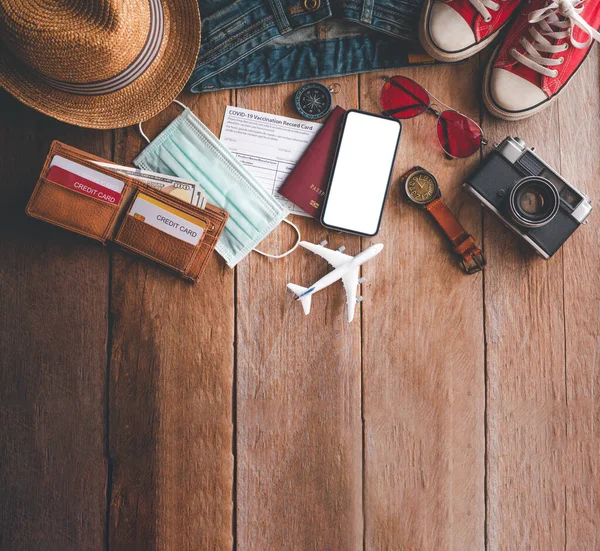Ochrana Covid Při Cestování Cestovní Doplňky Kostýmů Cestovní Pasy Zavazadla Royalty Free Stock Obrázky