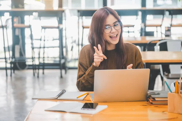 Young Student Wearing Headphones Studies Online Distance Learning Keeps Date — 스톡 사진