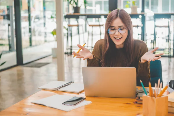 Young Student Wearing Headphones Studies Online Distance Learning Keeps Date — 스톡 사진