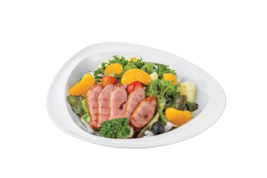 Tütsülenmiş Göğüs Ördeği Karışık Salata, Beyaz Tabakta Portakal