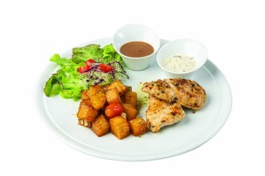 Gevrek deri ve basit salata ızgara tavuk biftek.