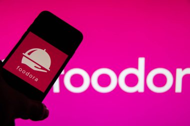 Rheinbach, Almanya 25 Ekim 2021, Bir akıllı telefon ekranında 