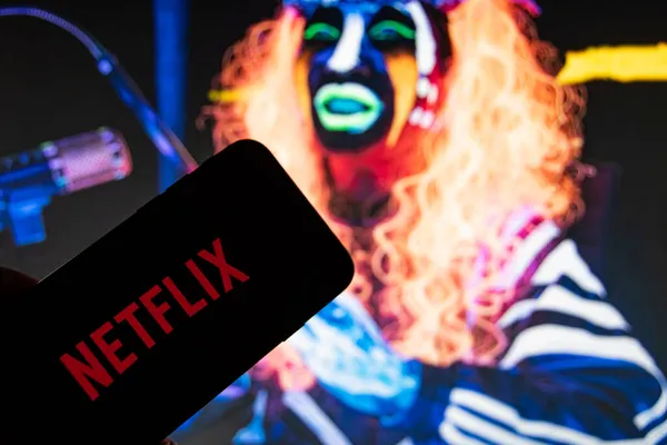 Обах Германия Ноября 2021 Года Логотип Netflix Дисплее Смартфона Перед — стоковое фото