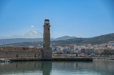 Feneri olan eski Venedik limanı Rethymno