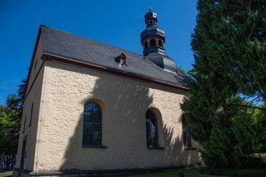 Koenigswinter 'daki Petersberg Kilisesi.