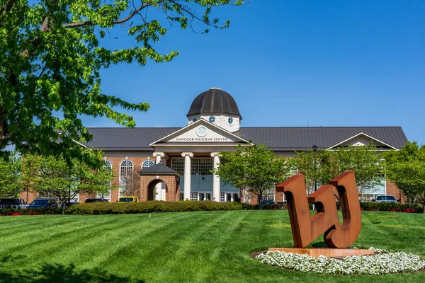 Lynchburg, Virginia - 22 Nisan 2022: Liberty Üniversitesi Hancock Karşılama Merkezi.