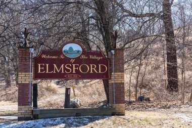 Elmsford, New York - 28 Şubat 2022 Elmsford Köyü 'ne hoş geldiniz. 1910 işareti.