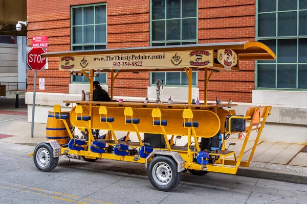 Louisville 2021 Thirsty Pedaler Pedaling Pub Crawler Going Bars Downtown — Stock Photo, Image