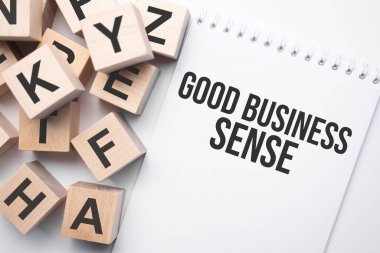 Yazılı not İyi İŞ SENESİ ve harfli tahta küpler