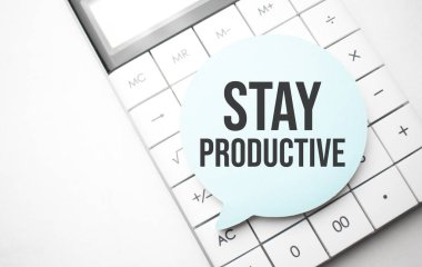 Metinli konuşma balonu Beyaz arkaplanda üretken ve hesaplayıcı kal