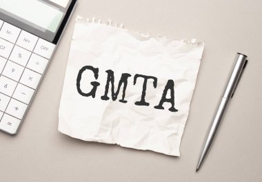 Kırmızı kalemle. - Evet. Kal. Hesap makinesi ve beyaz arkaplan. Not defterindeki gmta işareti