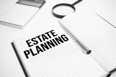 İş aksesuarları, hesap makinesi, raporlar ve metin emlak planlama ile büyüteç