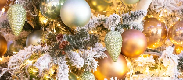 Árvore Natal Com Brinquedos Fundo Férias 2022 Conceito Natal — Fotografia de Stock