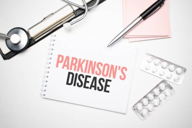 Parkinson Koronavirüs Hastalığı. Kağıt üzerinde kelime.