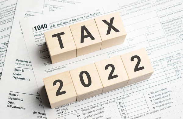 Kelime vergisi 2022 ahşap küplere yazılmış. Vergi kavramı