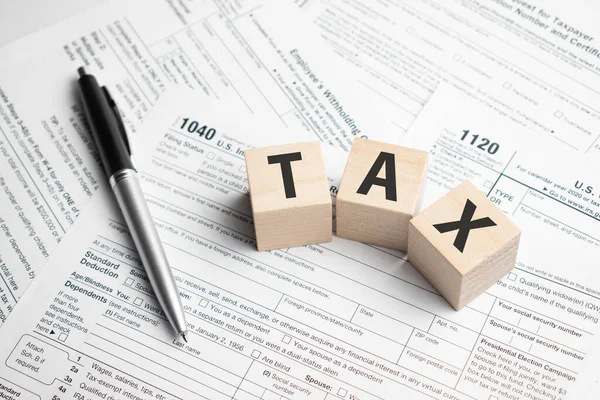 Word Tax Skrivet Träkuber Skattebegrepp — Stockfoto