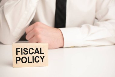 Mali Politika adı ahşap harf küplerinden yaratıldı. Ekonomi ve finans. Kapat..