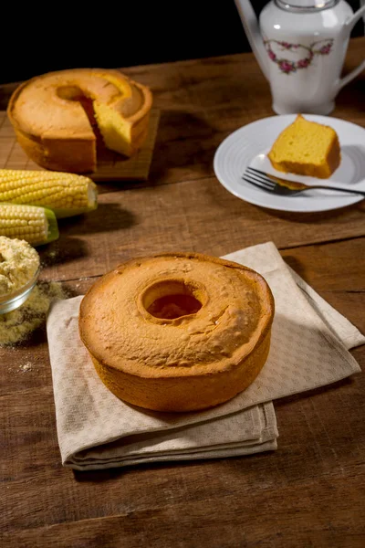 Kue Jagung Pada Kayu Pedesaan — Stok Foto