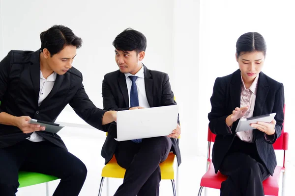 Ασιατική Επιτυχημένη Ομάδα Επιχειρηματιών Είναι Συνάντηση Και Brainstorming Για Marketing — Φωτογραφία Αρχείου