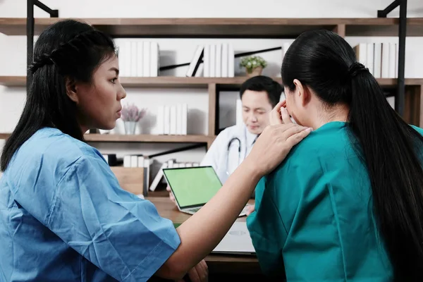Asian Chief Physician Man Meeting Surgeon Doctor Women Wear Blue — Stock fotografie