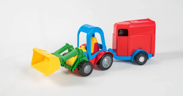 Plastic Speelgoed Veelkleurige Auto Geïsoleerd Witte Achtergrond — Stockfoto
