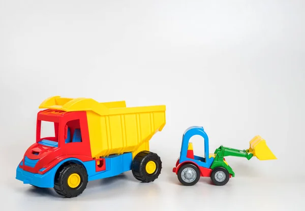 Multi Gekleurde Plastic Kinderspeelgoed Auto Een Witte Achtergrond — Stockfoto