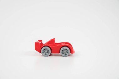 Çok renkli plastik oyuncak araba. Otobüsler. Ekipman.