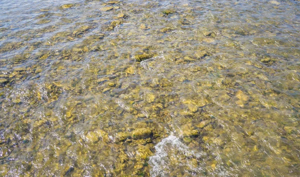 Pedras Brilham Através Água Clara — Fotografia de Stock