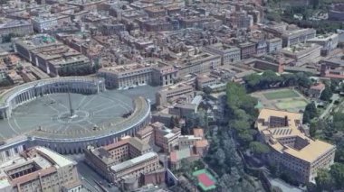 Vatikan 'daki St. Peter Meydanı' nın İHA 'sından ateş açıldı.